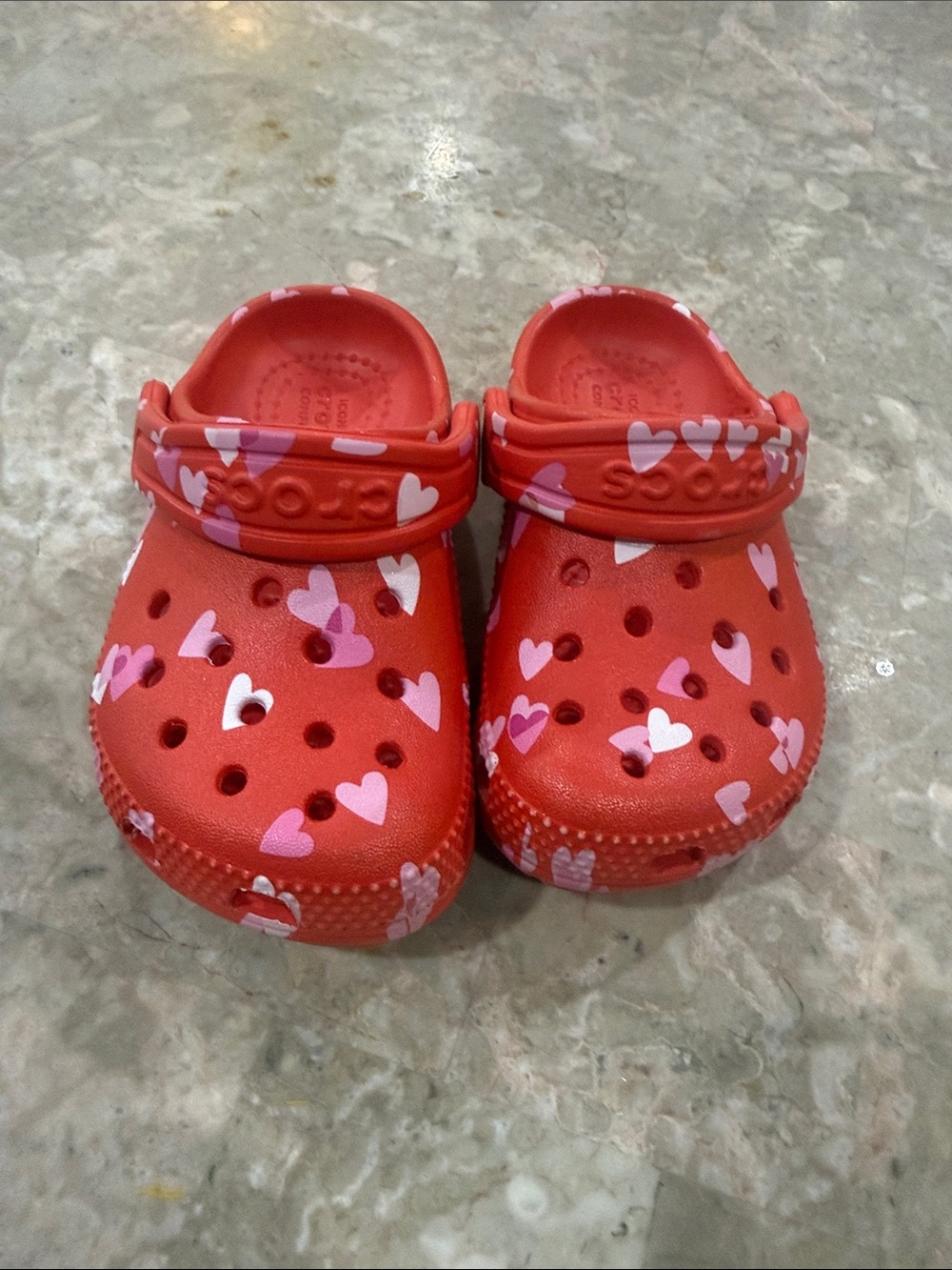 Kids Red Heart-Print Clog Sandals